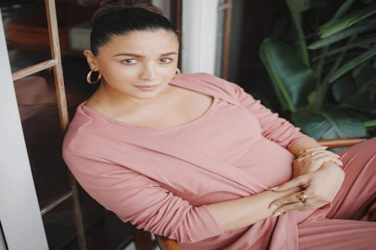 Alia Bhatt's picture breastfeeding daughter Raha Kapoor goes viral on the  internet [Fact check]