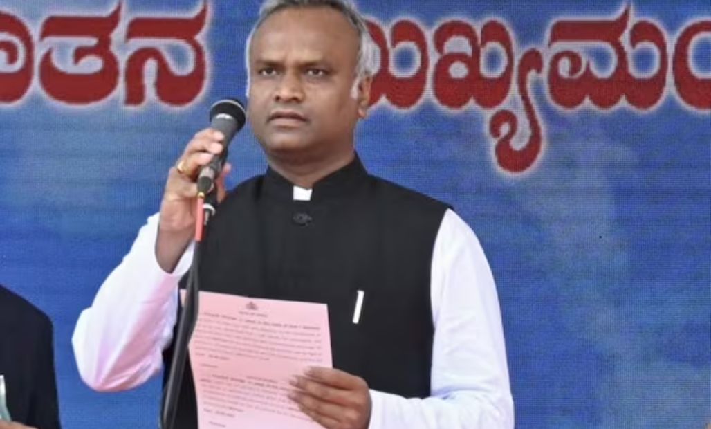 Karnataka Minister Announces Review of Controversial Laws and Academic Syllabus for States Progress