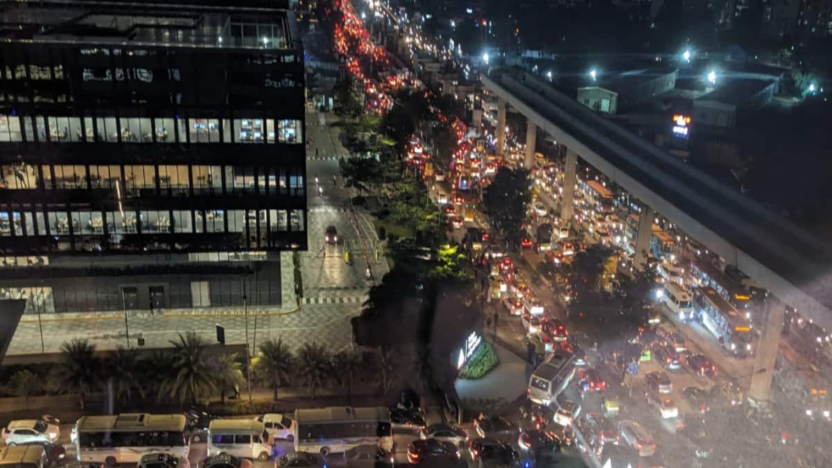 Bengaluru: High Congestion On Wednesdays And Thursdays | Here’s Why 88 1 km in 2 hours, 'school children reach home at night': Bengaluru's faces traffic woes ahead of long weekend - India News |